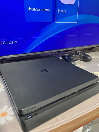 PS4 (PlayStation 4) Negra + Mando