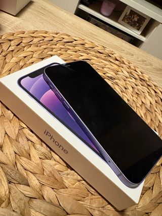 iPhone 12 Viola