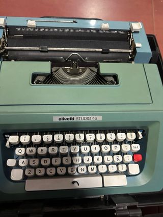 Máquina de escribir Olivetti Studio 46