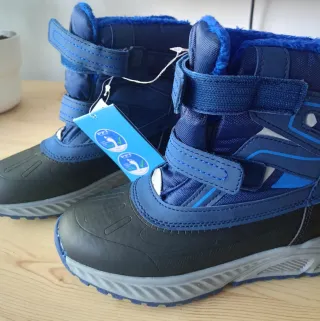 Botas de nieve azules para niños