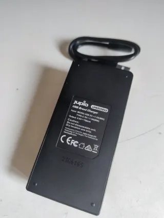 Cargador Jupio LPA0038V2 7.2V-8.4V