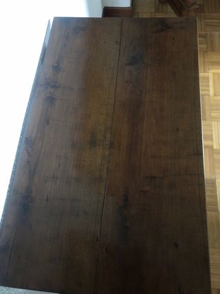 Mesa auxiliar antigua de madera