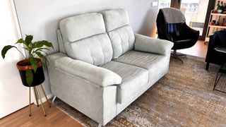 Sofá de 2 plazas color verde/pastel