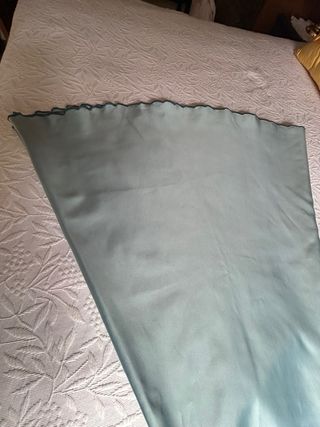 Falda mesa camilla azul satinada