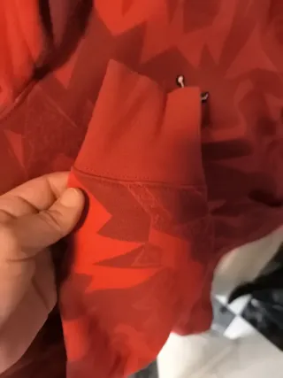 Sudadera Jordan Roja con capucha talla 10