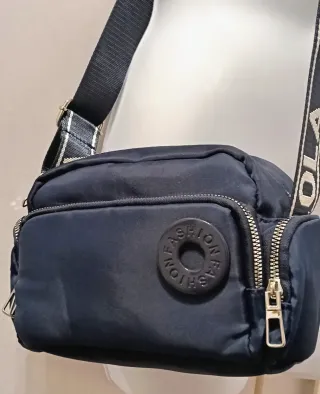 Bolso bandolera azul marino pequeño