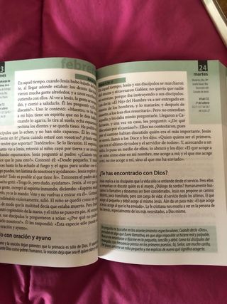 Lote de 2 libros del Evangelio