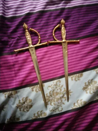 2 Espadas Decorativas Doradas