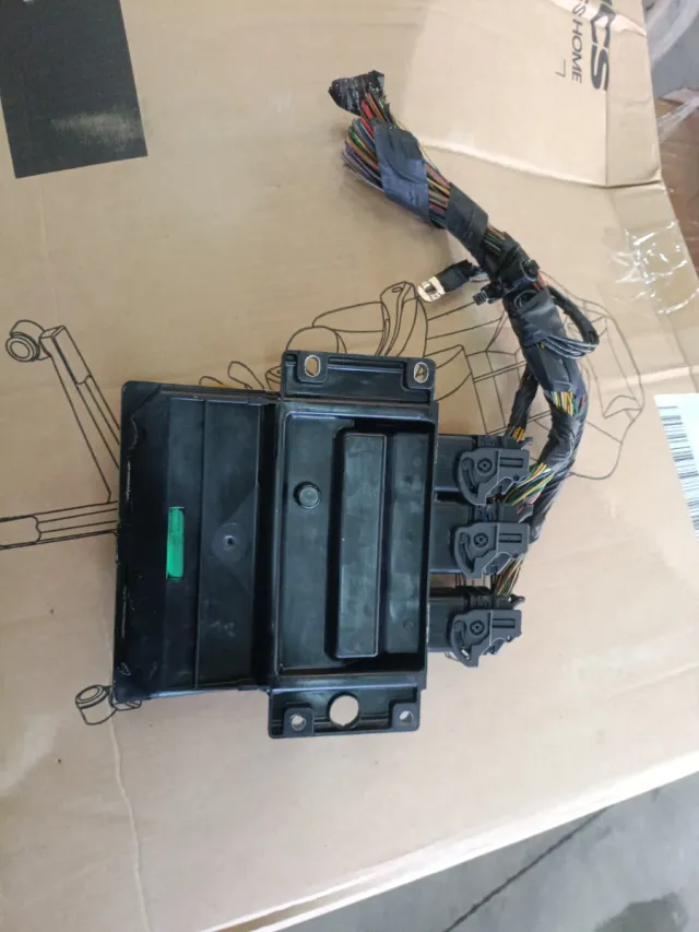 Centralita Kia Carnival 39102-4X520