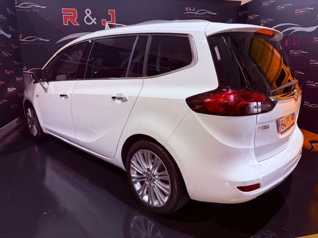 Opel Zafira Tourer 2013