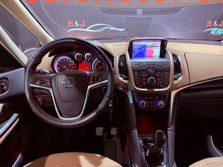 Opel Zafira Tourer 2013