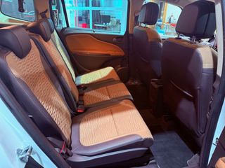 Opel Zafira Tourer 2013