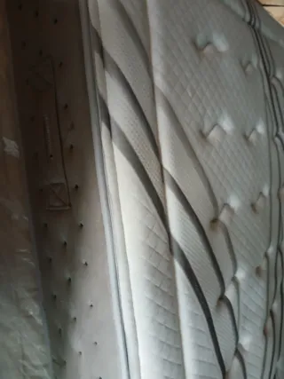 Colchón viscoelástico 135x200 + base tapizada