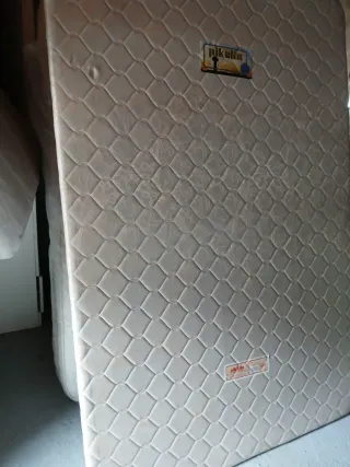 Colchón viscoelástico 135x200 + base tapizada