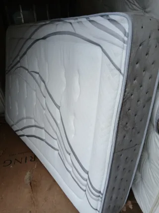 Colchón viscoelástico 135x200 + base tapizada