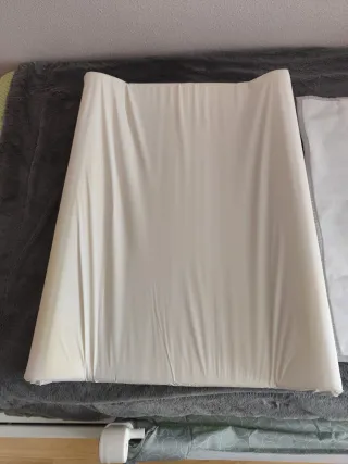 Colchoneta cambiador Garabatos estrellas.