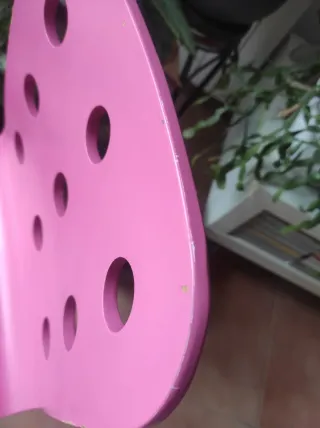 Silla de escritorio rosa con ruedas