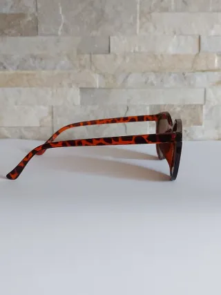Occhiali da sole tartarugati