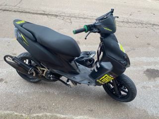 Yamaha Jog RR Negra