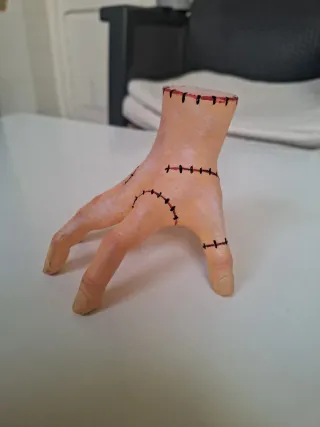 Mano de Miércoles impresa en 3d en resina.