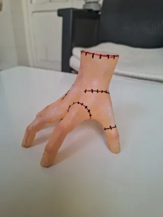 Mano de Miércoles impresa en 3d en resina.
