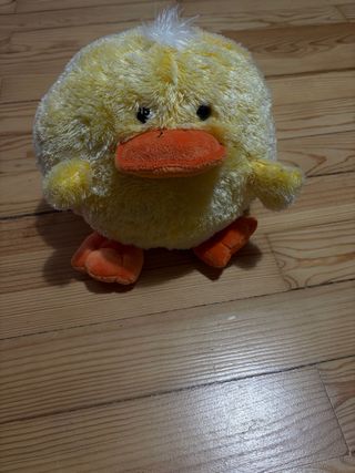 Pollito de peluche amarillo