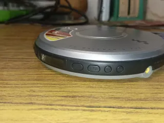 SONY D-EJ011 CD WALKMAN