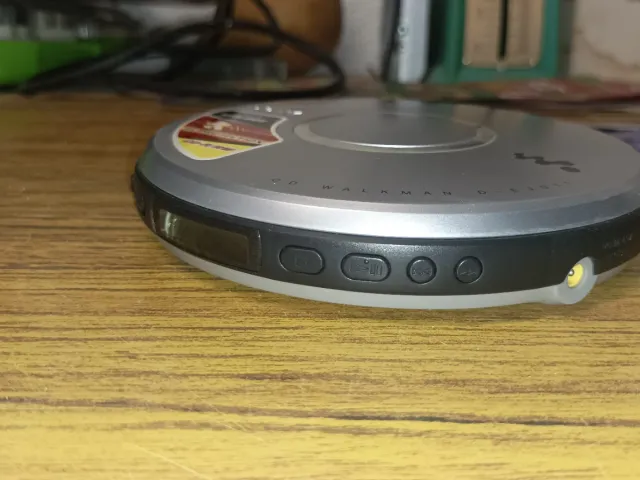 SONY D-EJ011 CD WALKMAN