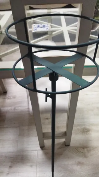 Soporte para plantas metálico