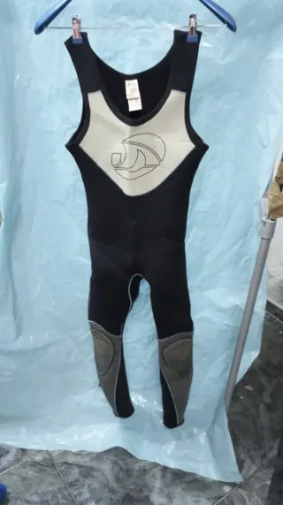 Peto y chaqueta de neopreno Talla 40