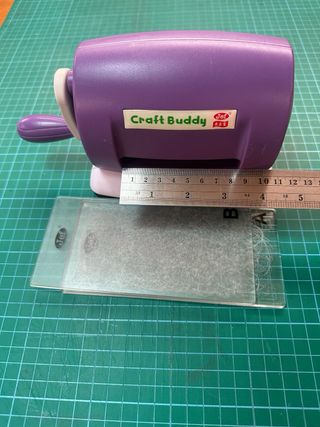 Mini troqueladora Craft Buddy Morada