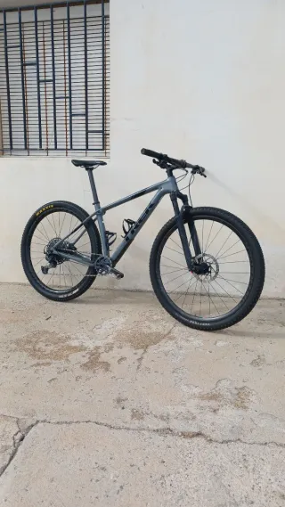 Bicicleta Trek Full Carbono