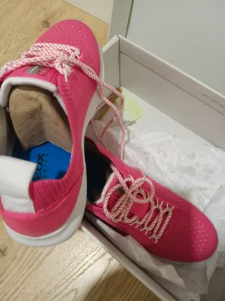 Zapatillas Geox color fucsia Talla 35. Sin utiliza