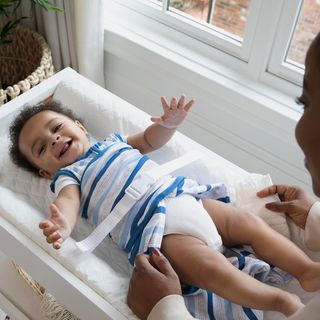 Summer by Ingenuity Cambiador contorneado de la co