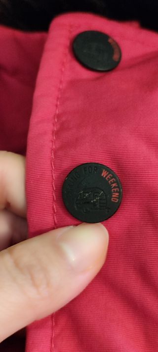 Abrigo niño rojo con capucha y pelo