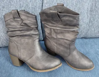 Botines camperos grises talla 38