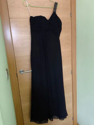 Vestido de fiesta azul marino asimétrico con chal