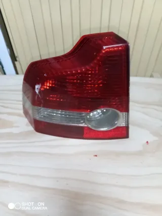 Piloto trasero izquierdo Volvo
