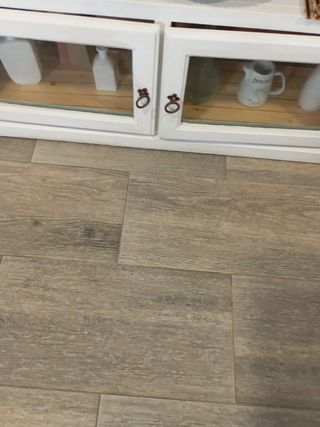 Muebles vitrinas estilo mexicano.