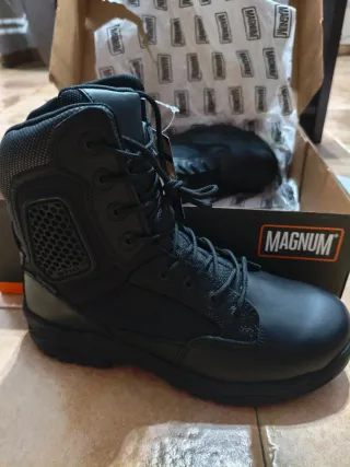 Botas tácticas Magnum Strike del 44, no negociable