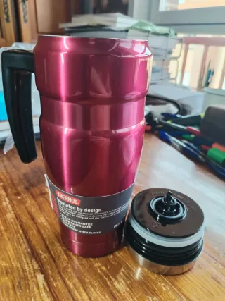 Taza términa marca Thermos color frambuesa 47cl.