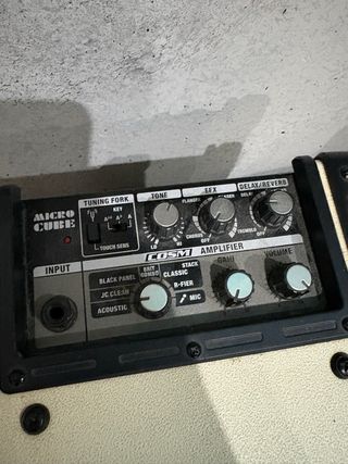 Roland Micro Cube Amplificador Guitarra