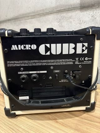 Roland Micro Cube Amplificador Guitarra