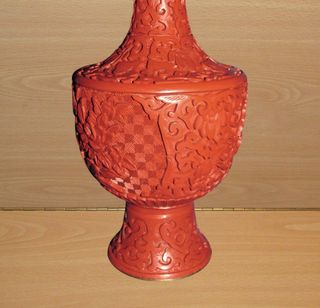 Jarrón oriental vintage chino rojo laca cinabrio