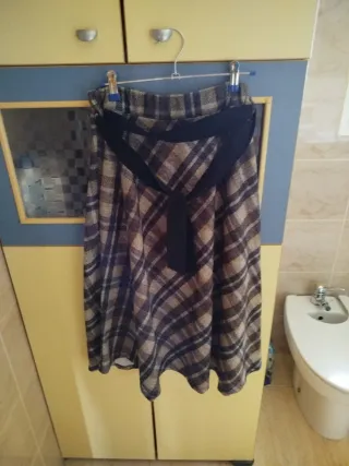 Falda de cuadros marrón y gris