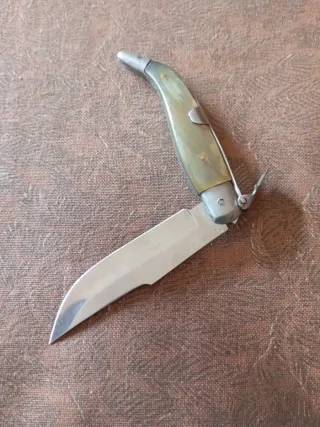 Herramienta de campo con mango de cuerno