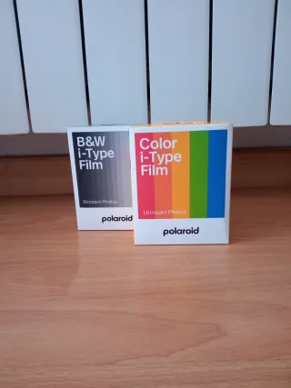 Película Polaroid i-Type Color y B&W