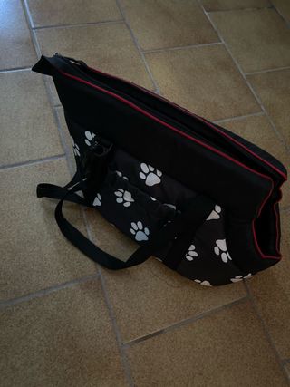 Transportín para perro negro y rojo