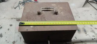 Caja caudales antigua de hierro
