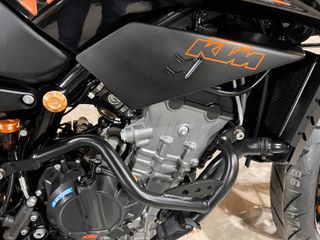 KTM 890 DUKE